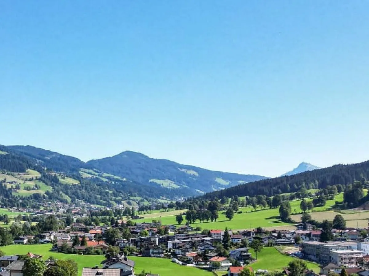 Panorama mit Blick auf das Kitzbüheler Horn und die umliegende Landschaft
